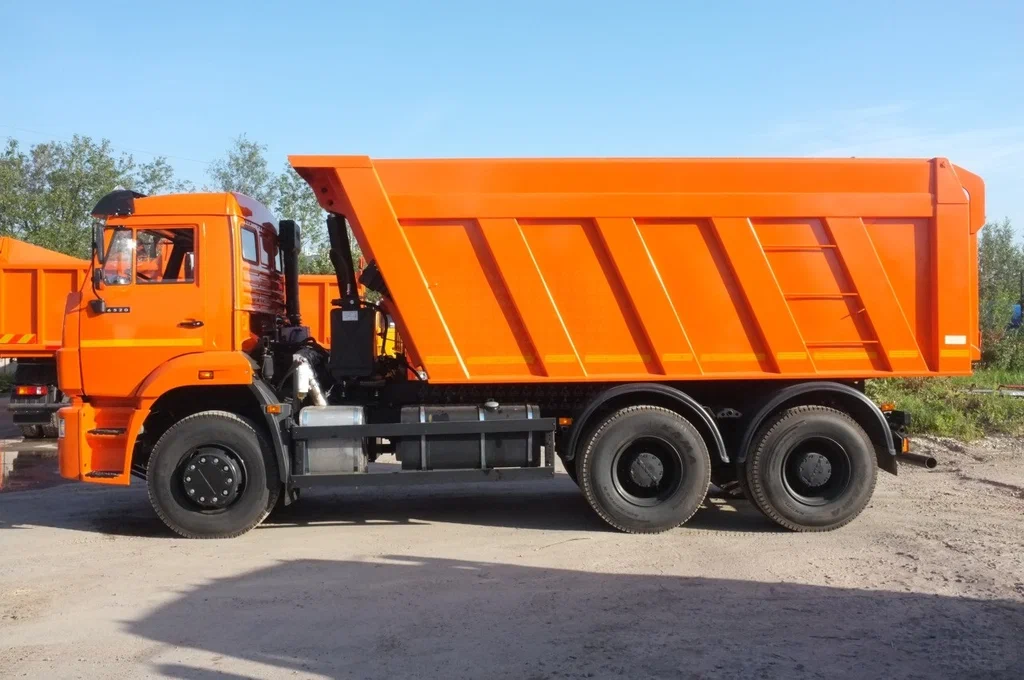 Самосвал КАМАЗ 6520-7915-49