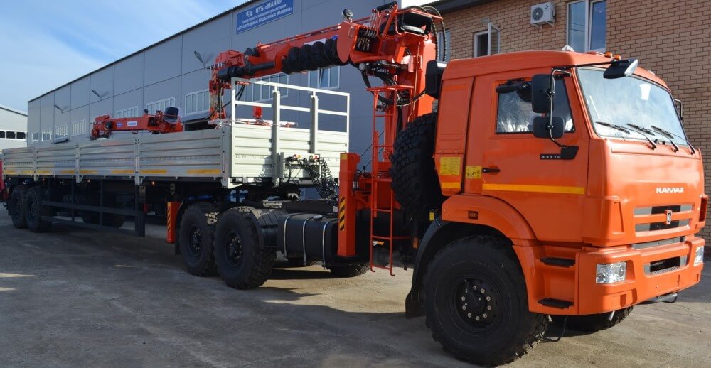 Седельный тягач Камаз 43118-48 с КМУ HORYONG HRS 216