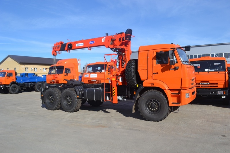 Седельный тягач Камаз 43118-50 с КМУ Kanglim 1256