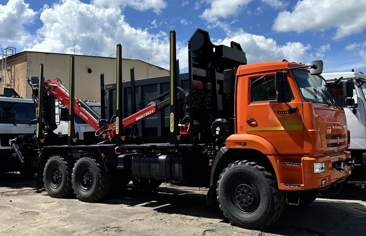 Сортиментовоз с ГМУ Велмаш ВМ10-74(RX-38) Камаз 43118-48